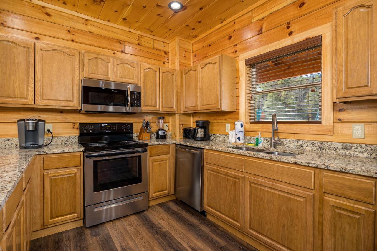 5Bd5B Escape Cabin With 2 Hottubs, Thtr &Game Rm,1Mi To The Parkway! 4Mi To Dollywood - Spring Deal Pigeon Forge Exterior photo