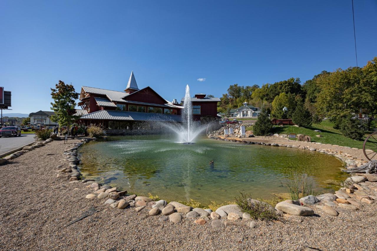 5Bd5B Escape Cabin With 2 Hottubs, Thtr &Game Rm,1Mi To The Parkway! 4Mi To Dollywood - Spring Deal Pigeon Forge Exterior photo