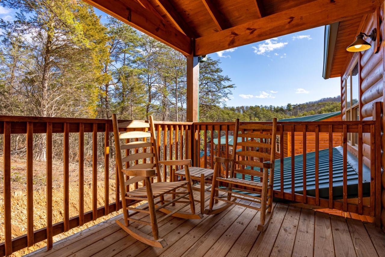 5Bd5B Escape Cabin With 2 Hottubs, Thtr &Game Rm,1Mi To The Parkway! 4Mi To Dollywood - Spring Deal Pigeon Forge Exterior photo
