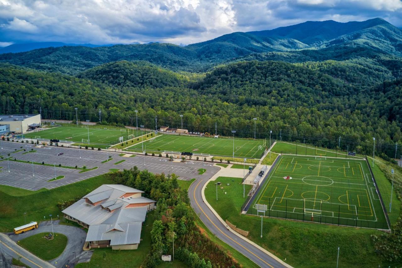 5Bd5B Escape Cabin With 2 Hottubs, Thtr &Game Rm,1Mi To The Parkway! 4Mi To Dollywood - Spring Deal Pigeon Forge Exterior photo